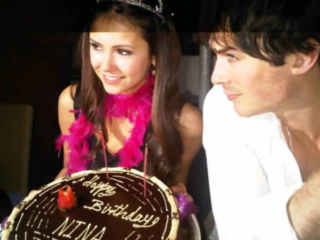 gallery_main-nina-dobrev-vampire-diaries-birthday-photos-01132010-08.jpg